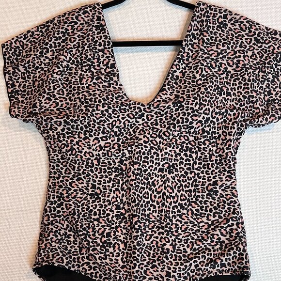 Leopard Animal Print Body Suit Flutter Sleeve Deep V Blouse Top Size XXL - Picture 1 of 9
